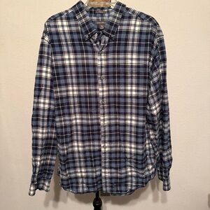 Eddie Bauer Blue and White Plaid Button Down Classic Fit long sleeve shirt 2 XL